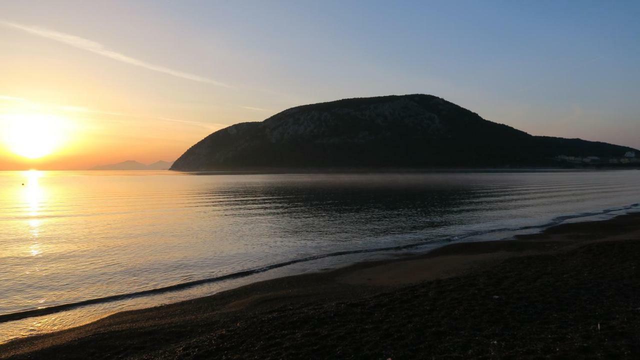 Aeolos A Family Paradise Few Steps From The Beach Kouverta Bagian luar foto